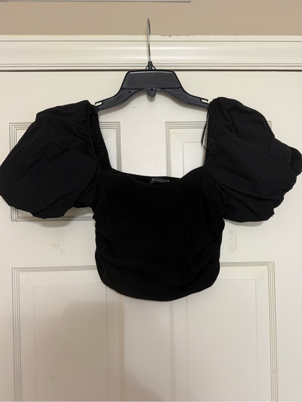 Zara Black Puff Sleeve Top - M